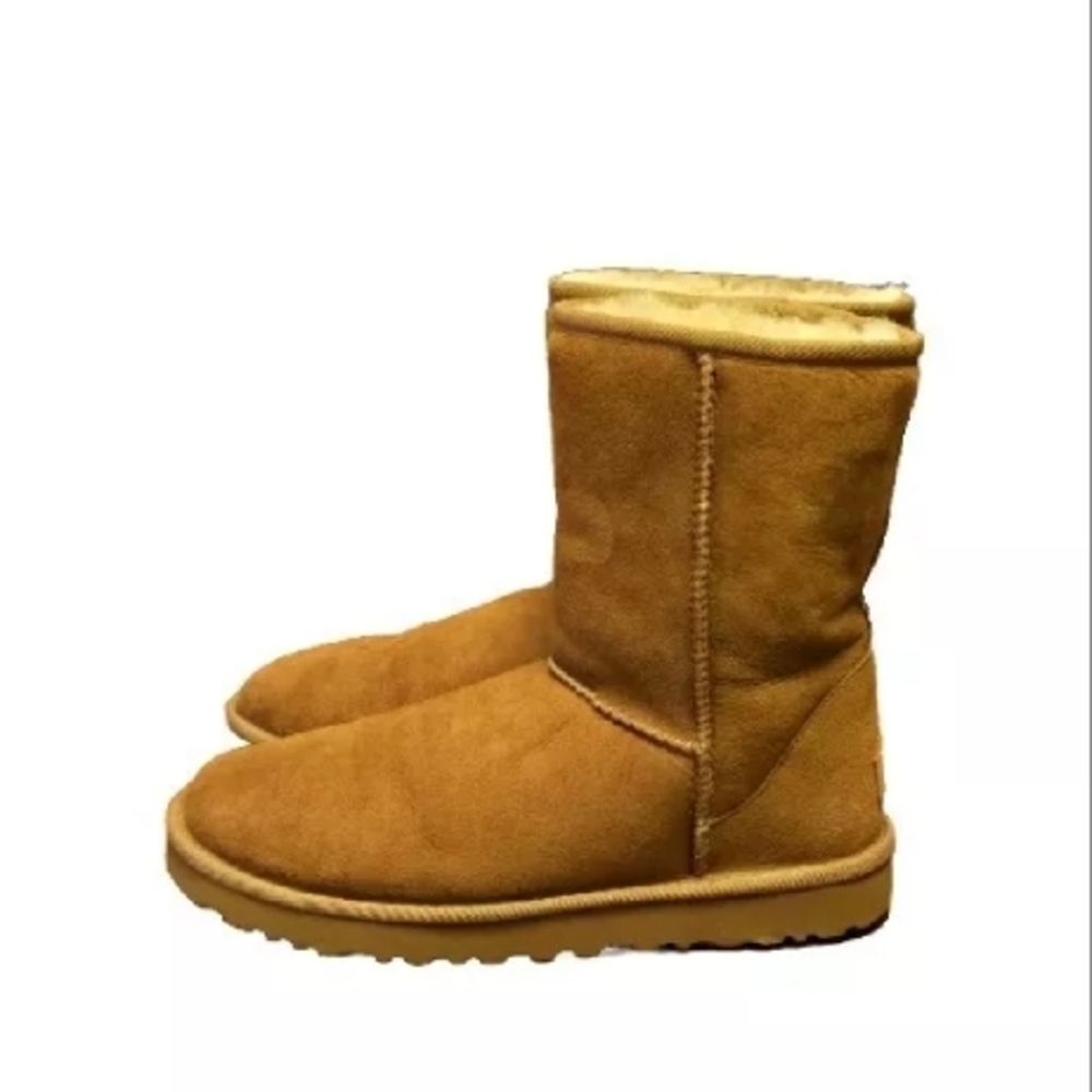 UGG Chestnut Women's Classic Short Ii Size 9
